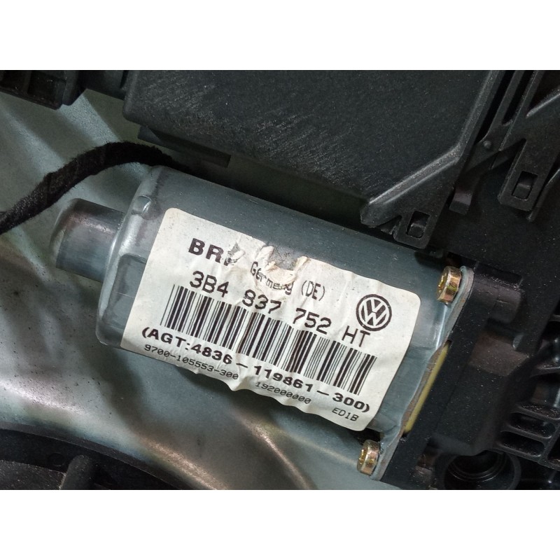 Recambio de elevalunas electrico delantero derecho para volkswagen passat b5 variant (3b5) 1.8 t referencia OEM IAM 3B4837752  