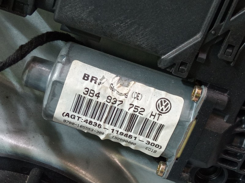 Recambio de elevalunas electrico delantero derecho para volkswagen passat b5 variant (3b5) 1.8 t referencia OEM IAM 3B4837752  