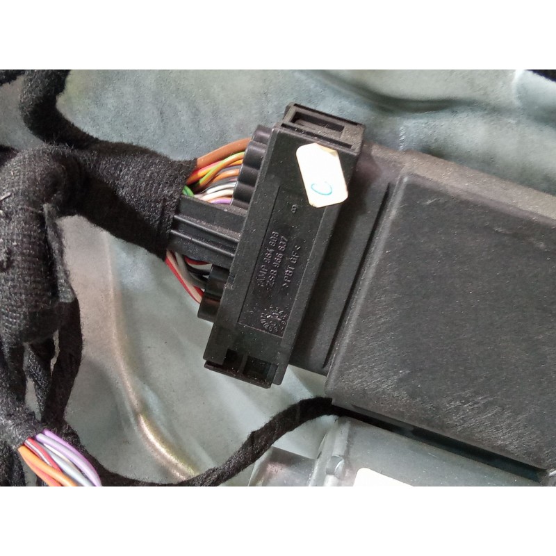 Recambio de elevalunas electrico delantero derecho para volkswagen passat b5 variant (3b5) 1.8 t referencia OEM IAM 3B4837752  