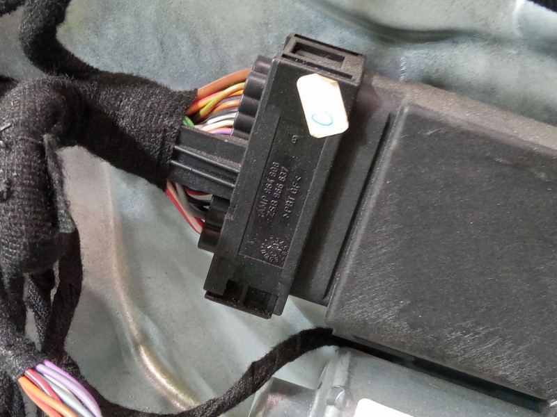 Recambio de elevalunas electrico delantero derecho para volkswagen passat b5 variant (3b5) 1.8 t referencia OEM IAM 3B4837752  