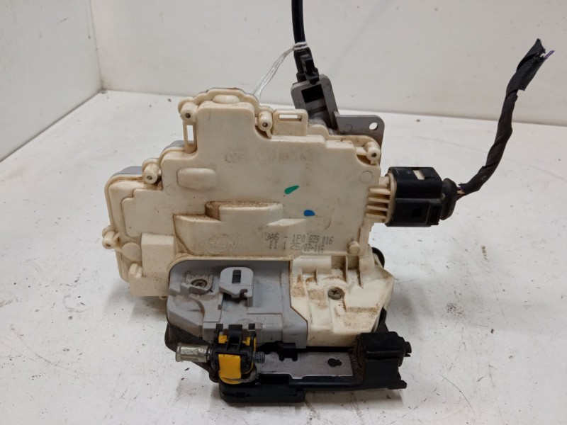 Recambio de cerradura puerta trasera derecha para seat leon (1p1) 1.6 referencia OEM IAM 1P0839016  