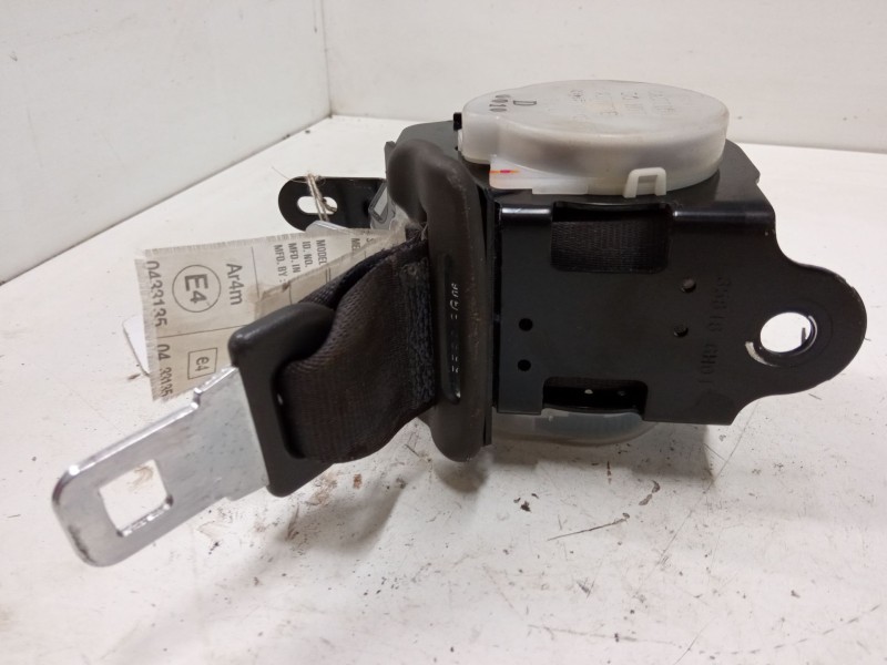 Recambio de cinturon seguridad trasero central para mitsubishi montero sport i (k7_, k9_) 2.5 td (k94w, k74t) referencia OEM IAM