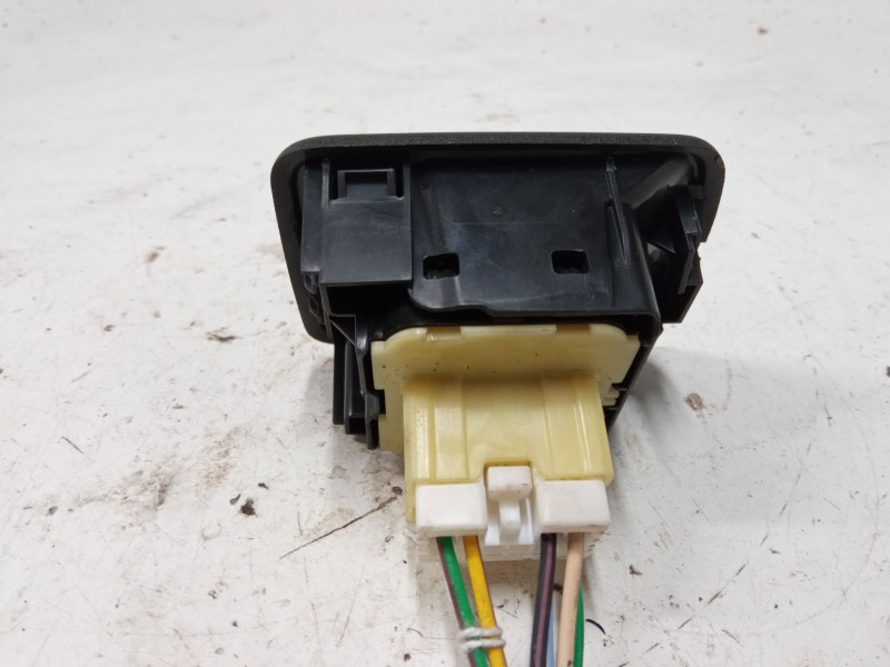 Recambio de mando elevalunas delantero izquierdo para dacia sandero ii (b8_) tce 90 (b8m1, b8ma) referencia OEM IAM   