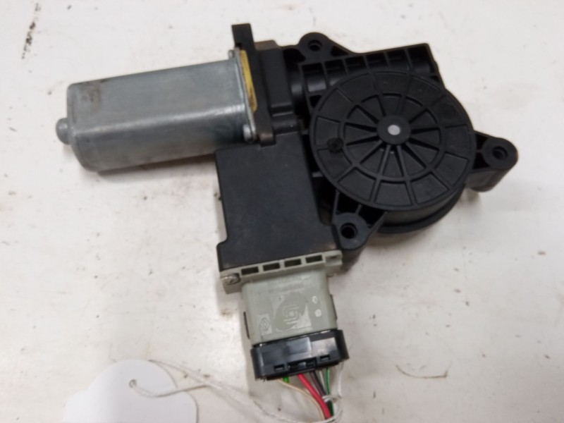 Recambio de motor elevaluna delantero izquierdo para dacia sandero ii (b8_) tce 90 (b8m1, b8ma) referencia OEM IAM   