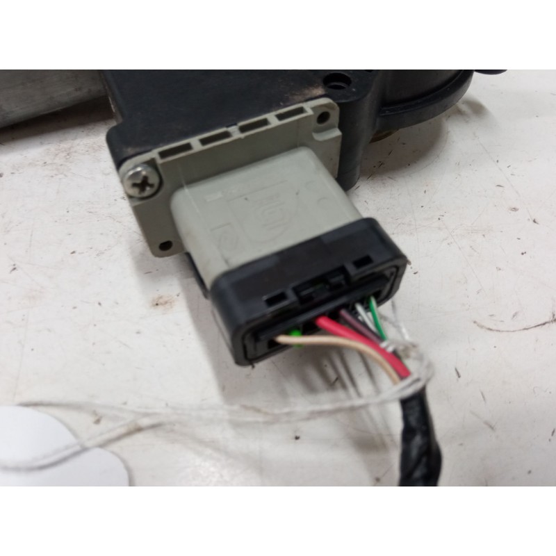 Recambio de motor elevaluna delantero izquierdo para dacia sandero ii (b8_) tce 90 (b8m1, b8ma) referencia OEM IAM   