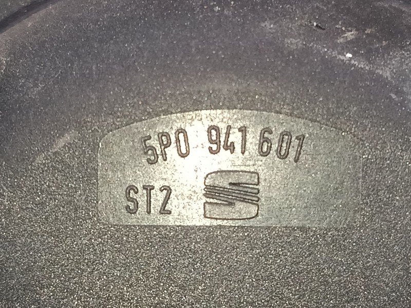 Recambio de faro antiniebla izquierdo para seat ibiza iii (6l1) 1.9 tdi referencia OEM IAM 5P0941601  