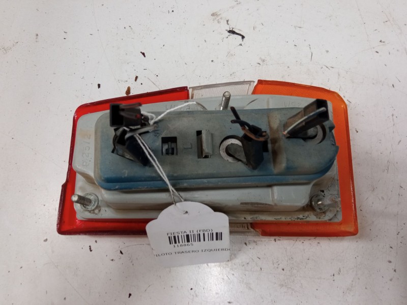 Recambio de piloto trasero izquierdo para ford fiesta ii (fbd) 1.0 (fbd) referencia OEM IAM   