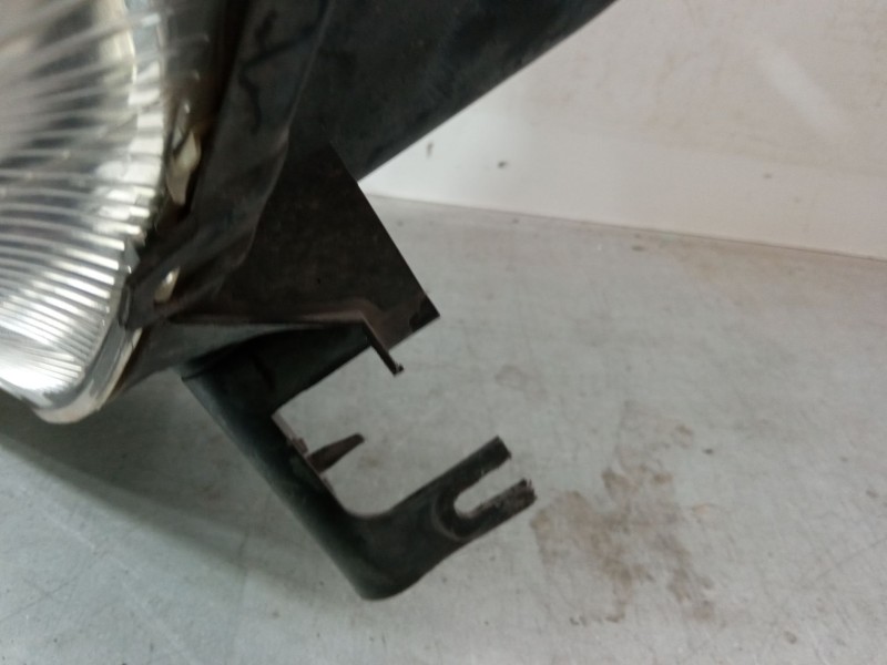 Recambio de faro izquierdo para citroën xsara picasso (n68) 1.6 referencia OEM IAM 9631495180  