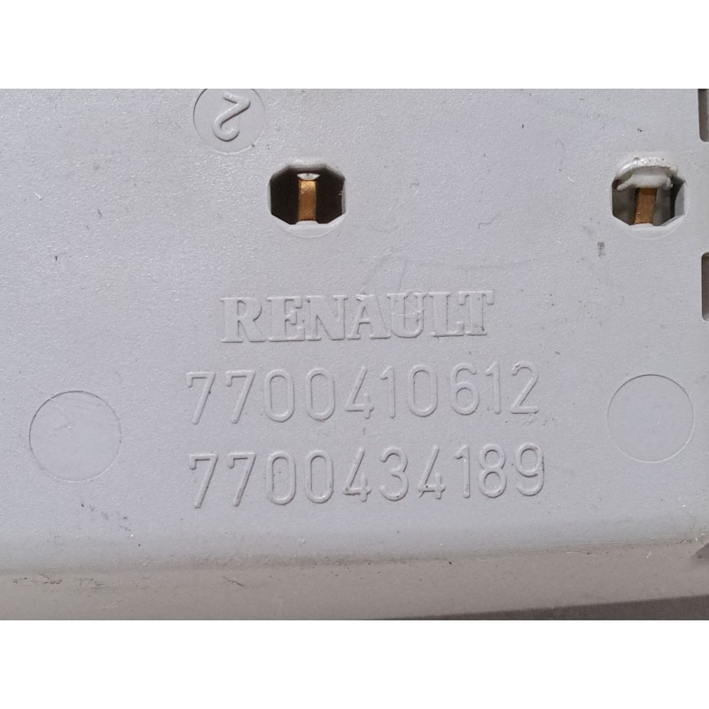 Recambio de luz interior delantera para renault clio ii (bb_, cb_) 1.2 (bb0a, bb0f, bb10, bb1k, bb28, bb2d, bb2h, cb0a,... refer
