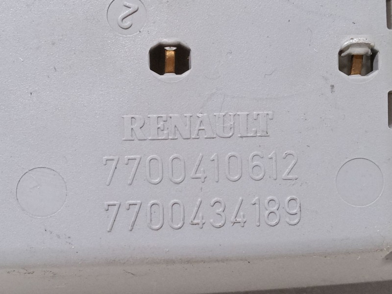 Recambio de luz interior delantera para renault clio ii (bb_, cb_) 1.2 (bb0a, bb0f, bb10, bb1k, bb28, bb2d, bb2h, cb0a,... refer