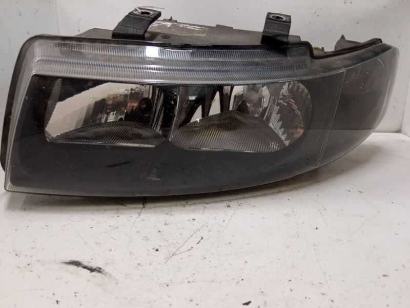 Recambio de faro izquierdo para seat leon (1m1) 1.9 tdi referencia OEM IAM   