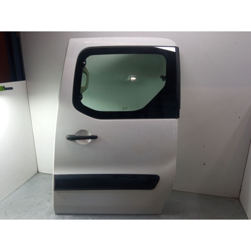 Recambio de puerta corredera izquierda completa para peugeot partner tepee 1.6 hdi / bluehdi 75 referencia OEM IAM   