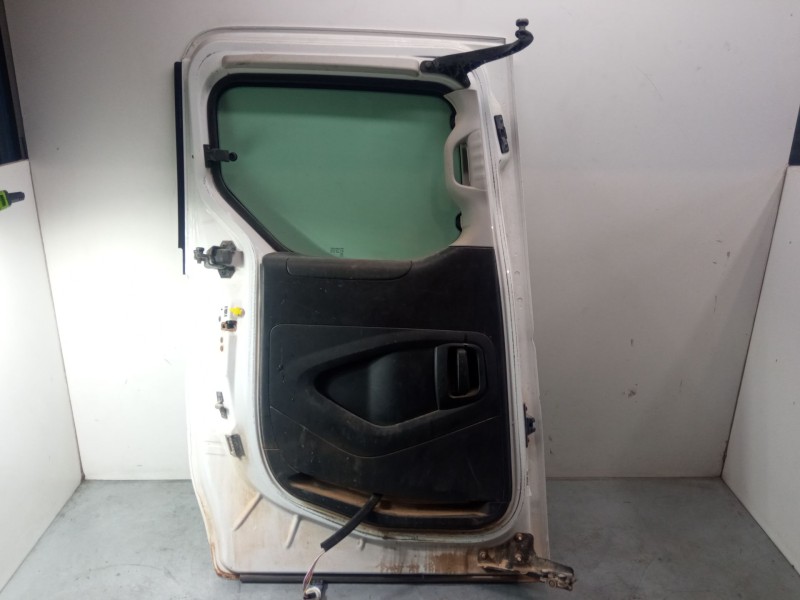 Recambio de puerta corredera izquierda completa para peugeot partner tepee 1.6 hdi / bluehdi 75 referencia OEM IAM   