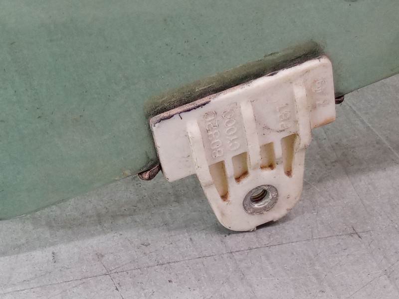 Recambio de luna puerta delantera derecha para renault maxity 110.35/5 referencia OEM IAM   