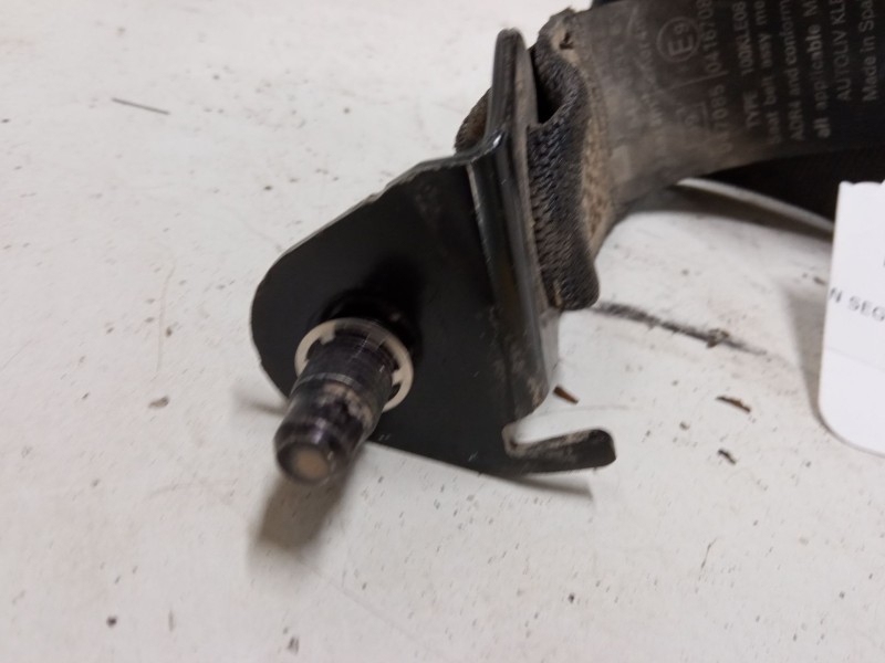 Recambio de cinturon seguridad trasero derecho para opel combo tour 1.3 cdti 16v referencia OEM IAM 13114567  