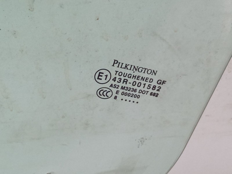Recambio de luna puerta delantera izquierda para renault maxity 110.35/5 referencia OEM IAM   