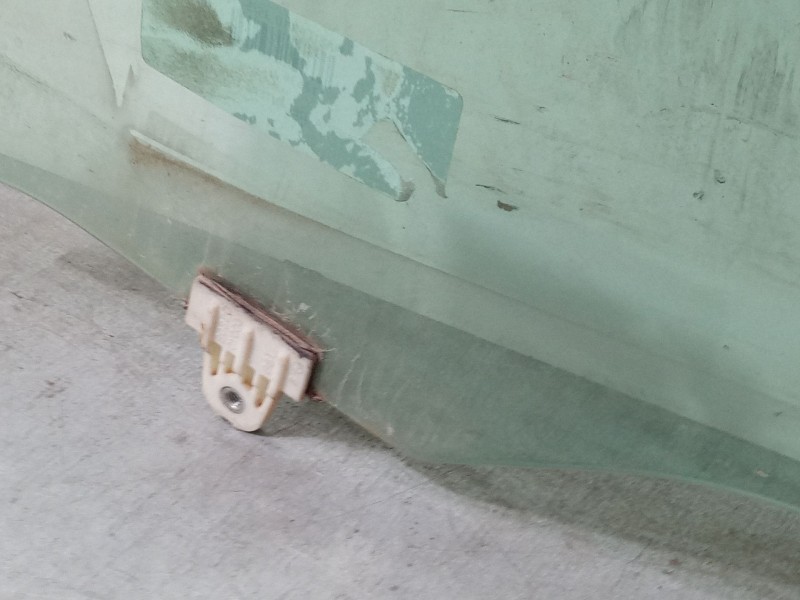 Recambio de luna puerta delantera izquierda para renault maxity 110.35/5 referencia OEM IAM   