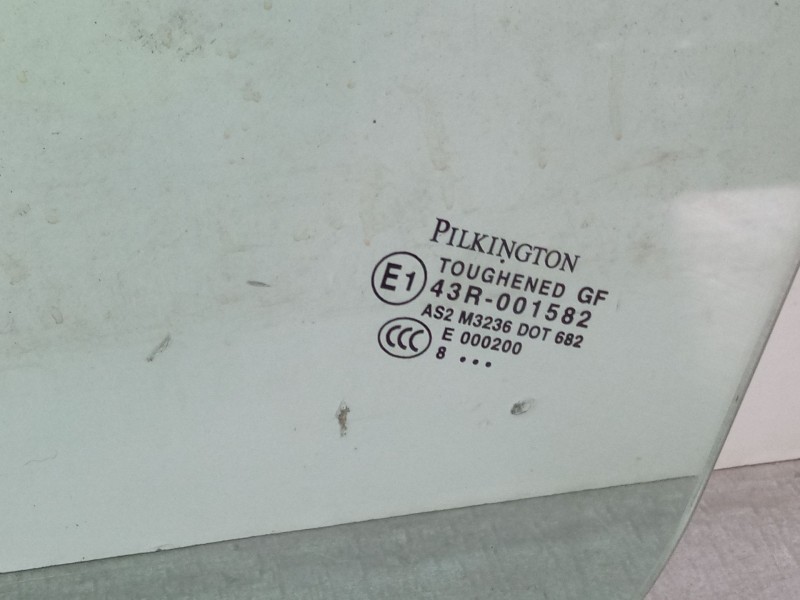 Recambio de luna puerta delantera izquierda para renault maxity 110.35/5 referencia OEM IAM   