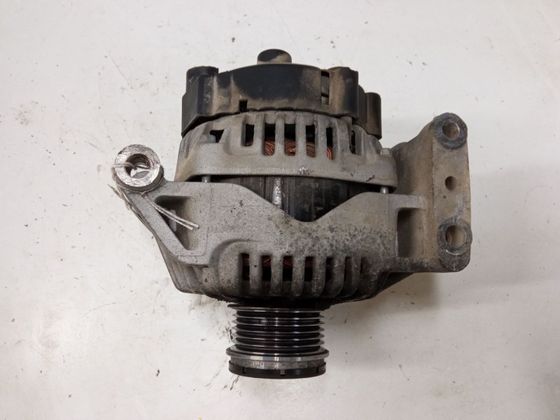 Recambio de alternador para opel combo tour 1.3 cdti 16v referencia OEM IAM   