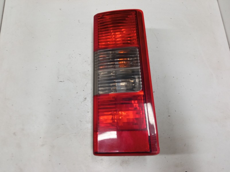 Recambio de piloto trasero derecho para opel combo tour 1.3 cdti 16v referencia OEM IAM   