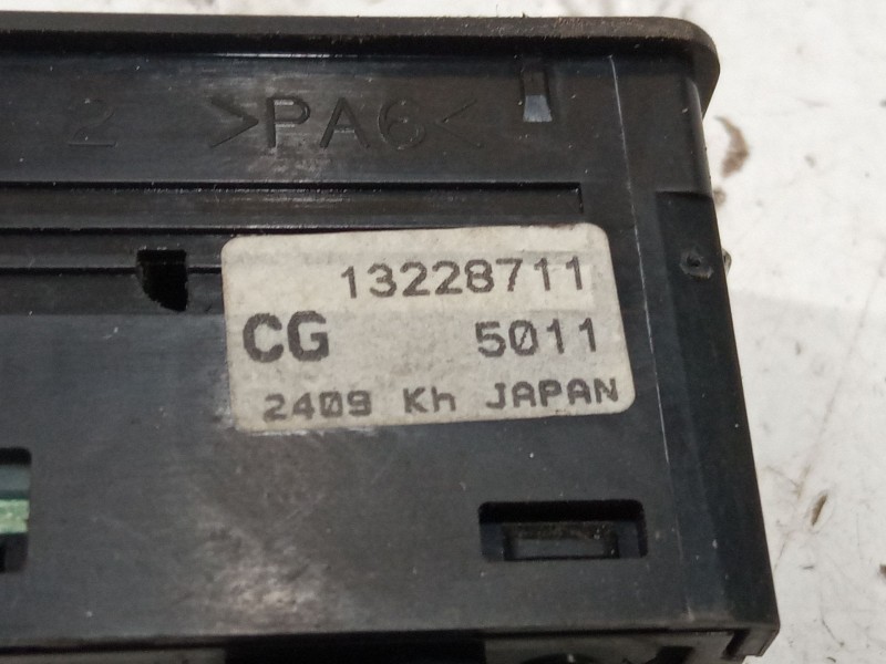 Recambio de mando elevalunas trasero derecho para opel astra h classic hatchback (a04) 1.6 (l48) referencia OEM IAM 13228711  
