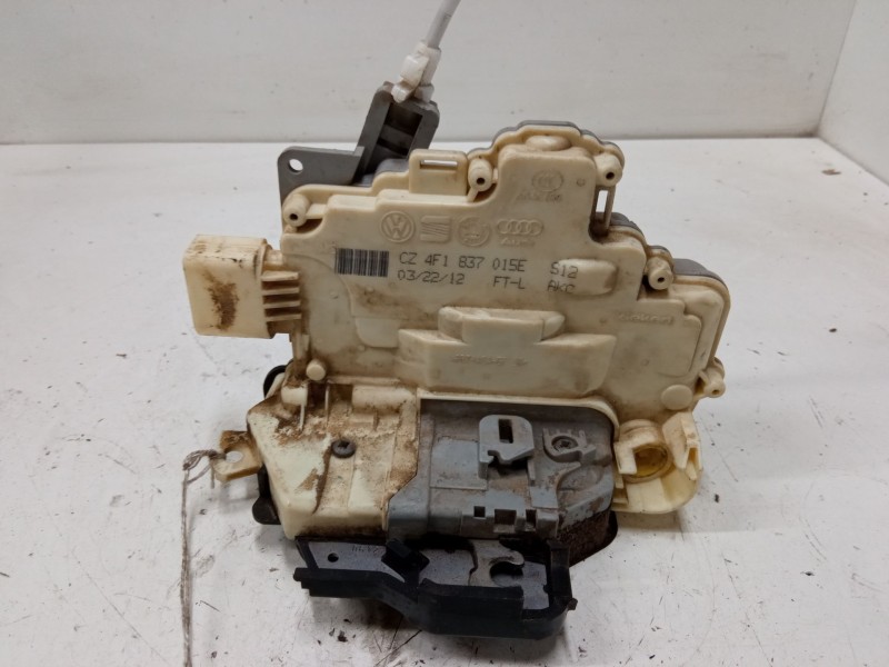 Recambio de cerradura puerta delantera izquierda para audi a3 sportback (8pa) 1.6 tdi referencia OEM IAM 4F1837015E  