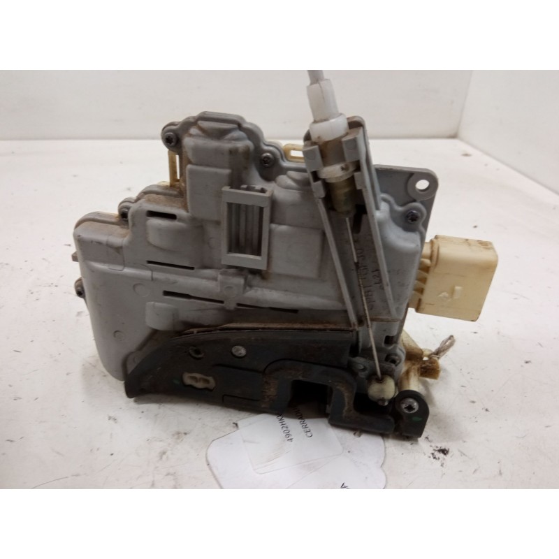 Recambio de cerradura puerta delantera izquierda para audi a3 sportback (8pa) 1.6 tdi referencia OEM IAM 4F1837015E  