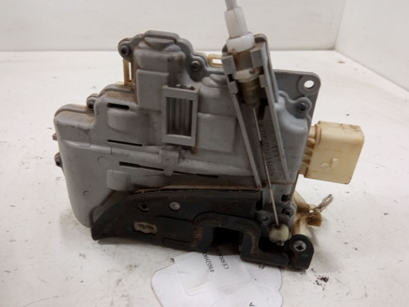 Recambio de cerradura puerta delantera izquierda para audi a3 sportback (8pa) 1.6 tdi referencia OEM IAM 4F1837015E  