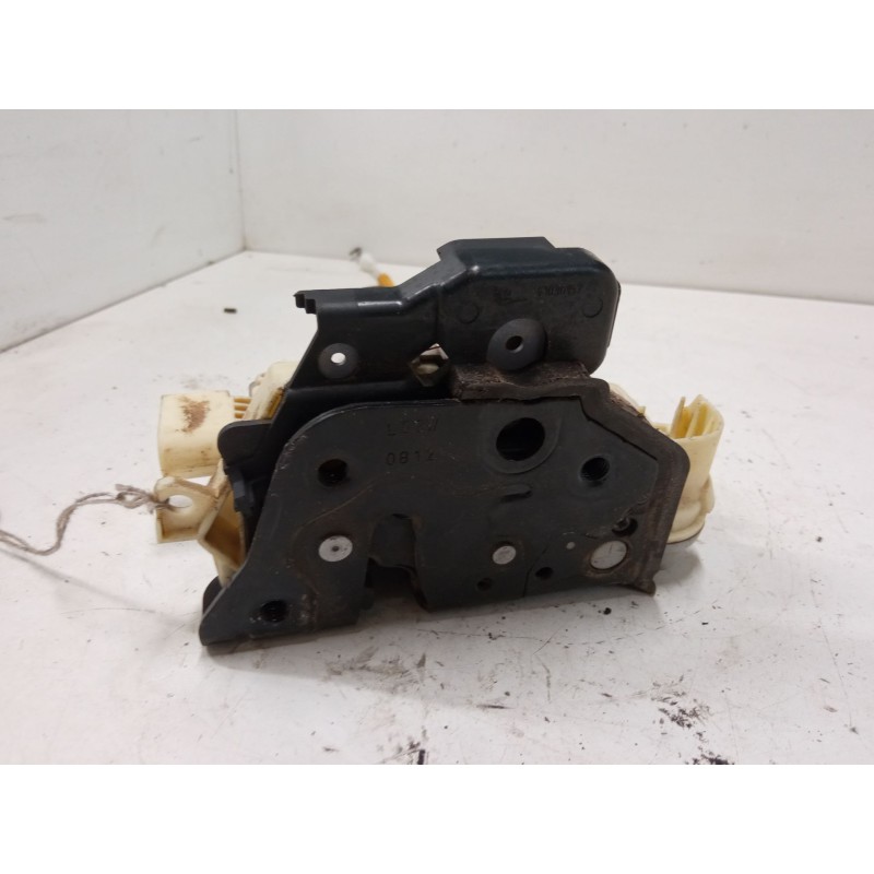 Recambio de cerradura puerta delantera izquierda para audi a3 sportback (8pa) 1.6 tdi referencia OEM IAM 4F1837015E  