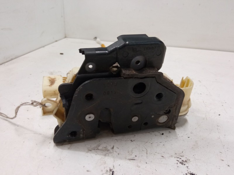Recambio de cerradura puerta delantera izquierda para audi a3 sportback (8pa) 1.6 tdi referencia OEM IAM 4F1837015E  