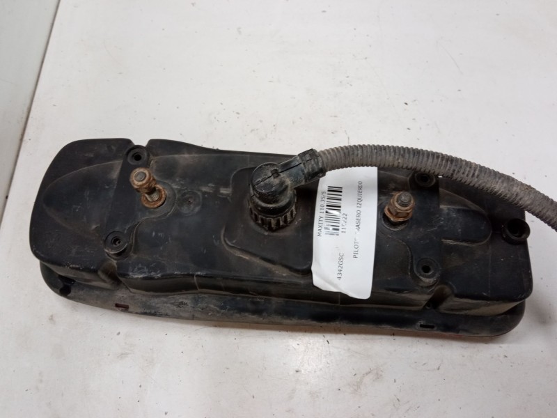 Recambio de piloto trasero izquierdo para renault maxity 110.35/5 referencia OEM IAM   