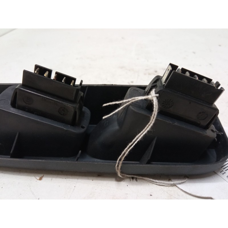 Recambio de mando elevalunas delantero izquierdo para renault clio ii (bb_, cb_) 1.9 dti (b/cb0u) referencia OEM IAM   