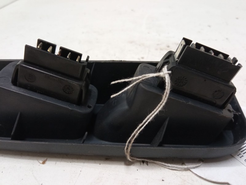 Recambio de mando elevalunas delantero izquierdo para renault clio ii (bb_, cb_) 1.9 dti (b/cb0u) referencia OEM IAM   