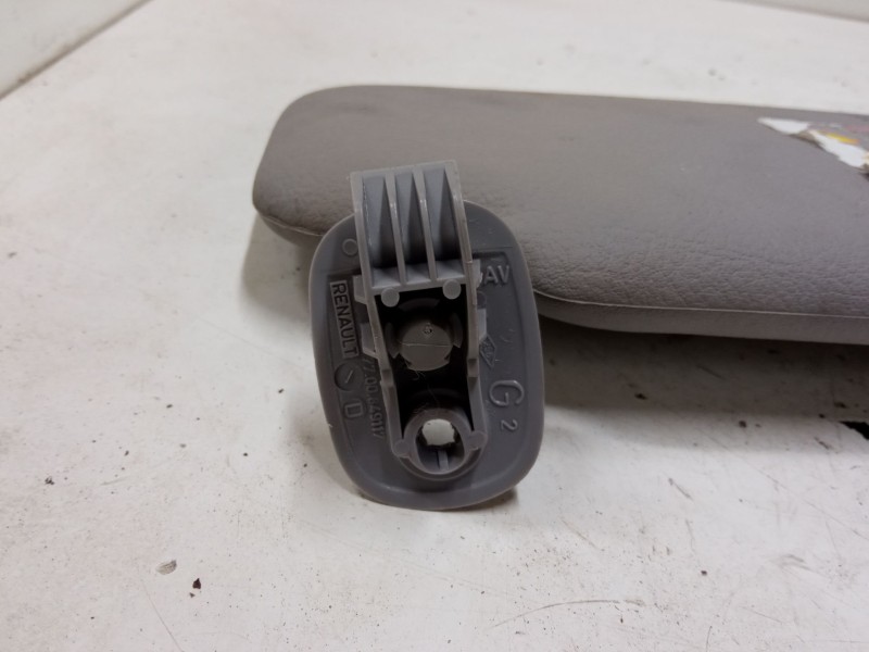 Recambio de parasol izquierdo para renault clio ii (bb_, cb_) 1.9 dti (b/cb0u) referencia OEM IAM   