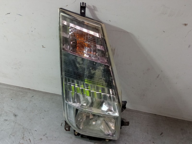 Recambio de faro derecho para renault maxity 110.35/5 referencia OEM IAM   