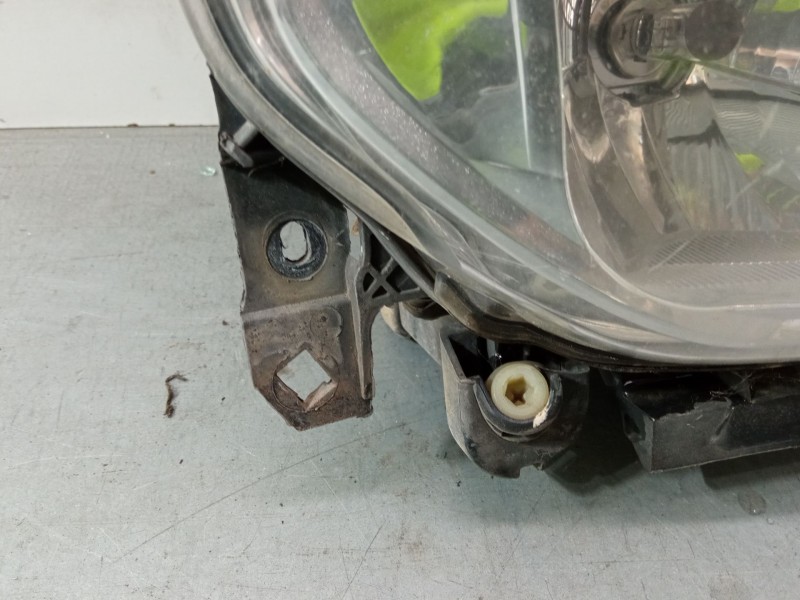 Recambio de faro derecho para renault maxity 110.35/5 referencia OEM IAM   