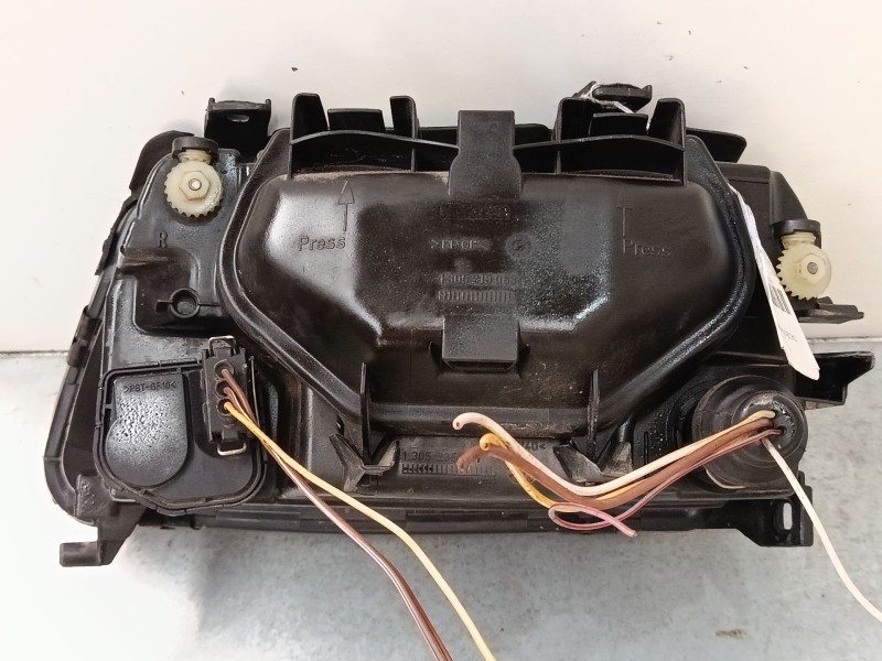 Recambio de faro derecho para audi a4 b5 avant (8d5) 1.9 tdi referencia OEM IAM   