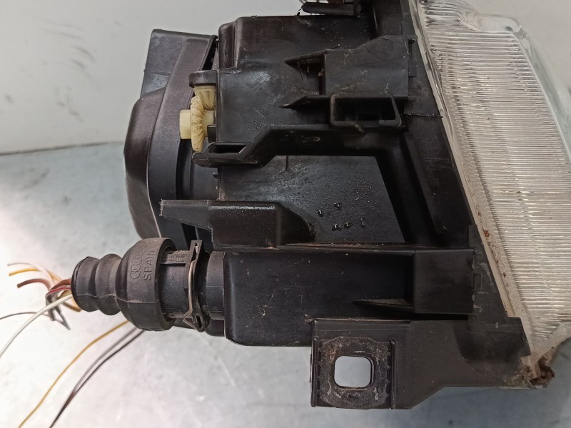 Recambio de faro derecho para audi a4 b5 avant (8d5) 1.9 tdi referencia OEM IAM   