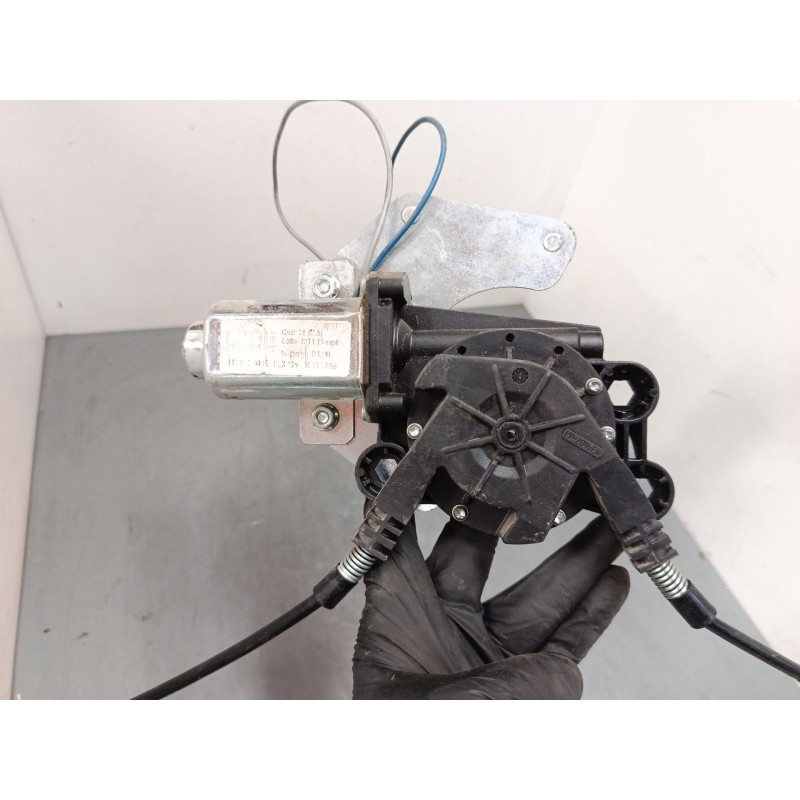 Recambio de elevalunas electrico delantero derecho para nissan vanette cargo autobús (hc 23) 2.3 d referencia OEM IAM doga100176