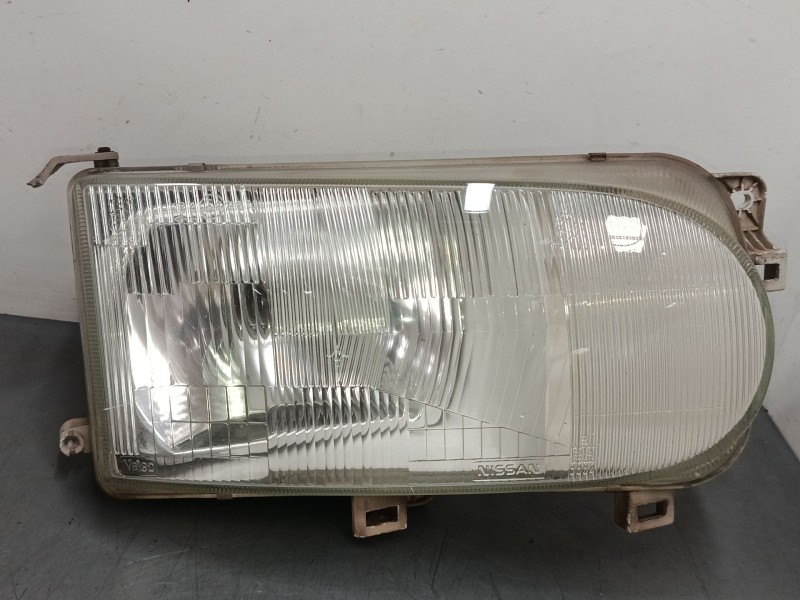 Recambio de faro derecho para nissan vanette cargo autobús (hc 23) 2.3 d referencia OEM IAM 260107C002  