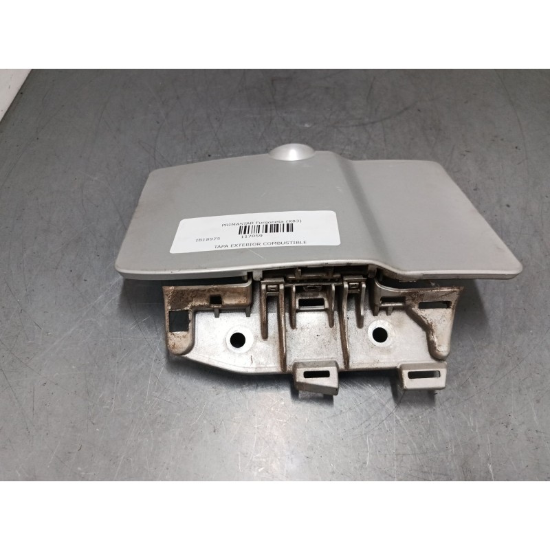 Recambio de tapa exterior combustible para nissan primastar furgoneta (x83) 2.5 dci 140 referencia OEM IAM 8200030800 91166211 