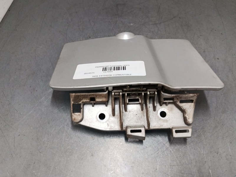Recambio de tapa exterior combustible para nissan primastar furgoneta (x83) 2.5 dci 140 referencia OEM IAM 8200030800 91166211 