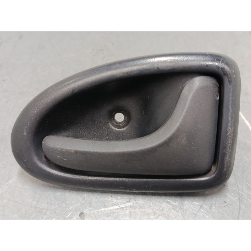 Recambio de maneta interior delantera derecha para nissan primastar furgoneta (x83) 2.5 dci 140 referencia OEM IAM 8200028995 99