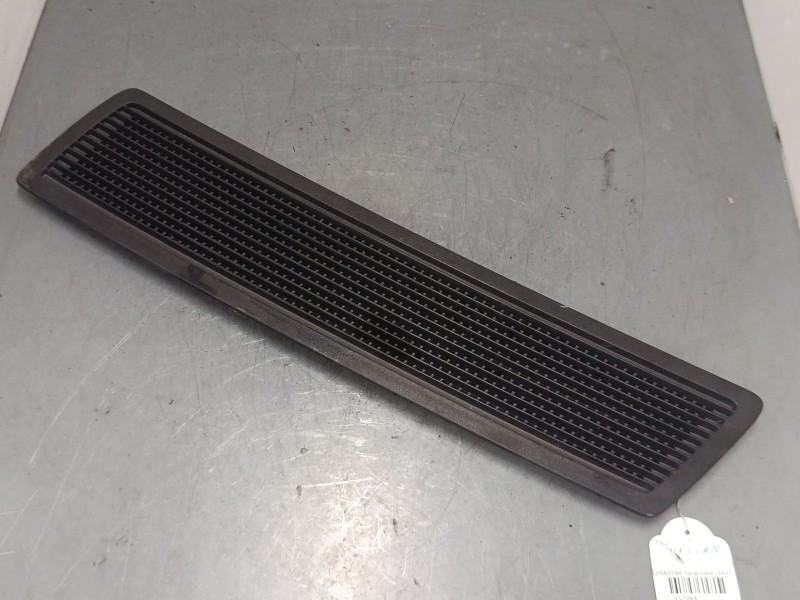 Recambio de rejillas capo para nissan primastar furgoneta (x83) 2.5 dci 140 referencia OEM IAM 8200004370 91166277 