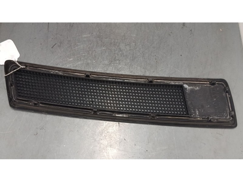 Recambio de rejillas capo para nissan primastar furgoneta (x83) 2.5 dci 140 referencia OEM IAM 8200004370 91166277 