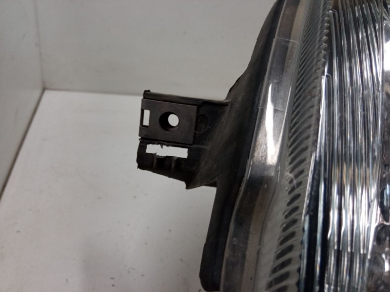 Recambio de faro izquierdo para renault clio ii (bb_, cb_) 1.9 dti (b/cb0u) referencia OEM IAM 2606033338  