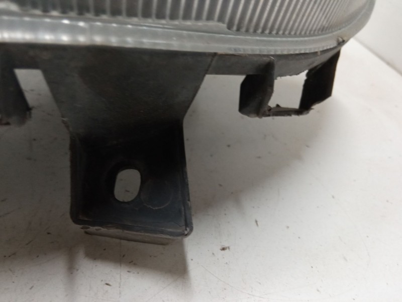 Recambio de faro izquierdo para renault clio ii (bb_, cb_) 1.9 dti (b/cb0u) referencia OEM IAM 2606033338  