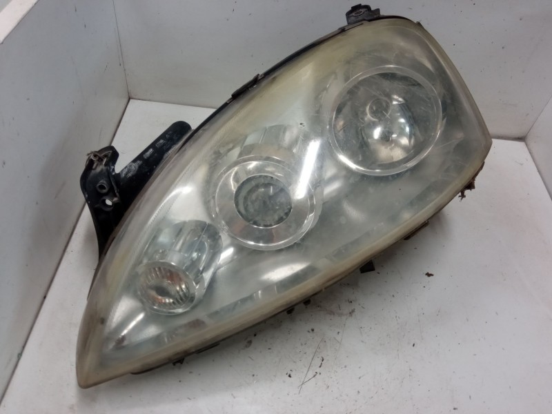 Recambio de faro izquierdo para opel corsa c (x01) 1.3 cdti (f08, f68) referencia OEM IAM 0096726  