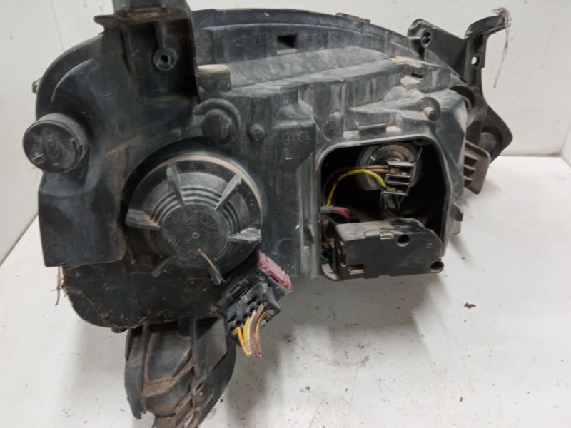 Recambio de faro izquierdo para opel corsa c (x01) 1.3 cdti (f08, f68) referencia OEM IAM 0096726  