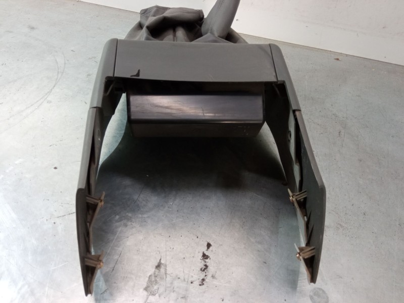 Recambio de consola central inferior para mitsubishi montero sport i (k7_, k9_) 2.5 td (k94w, k74t) referencia OEM IAM   